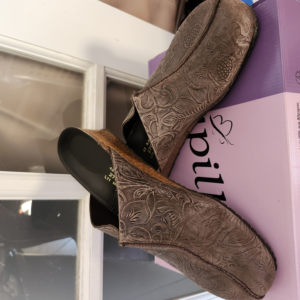 Elegant Brown Embossed Men's Shoes